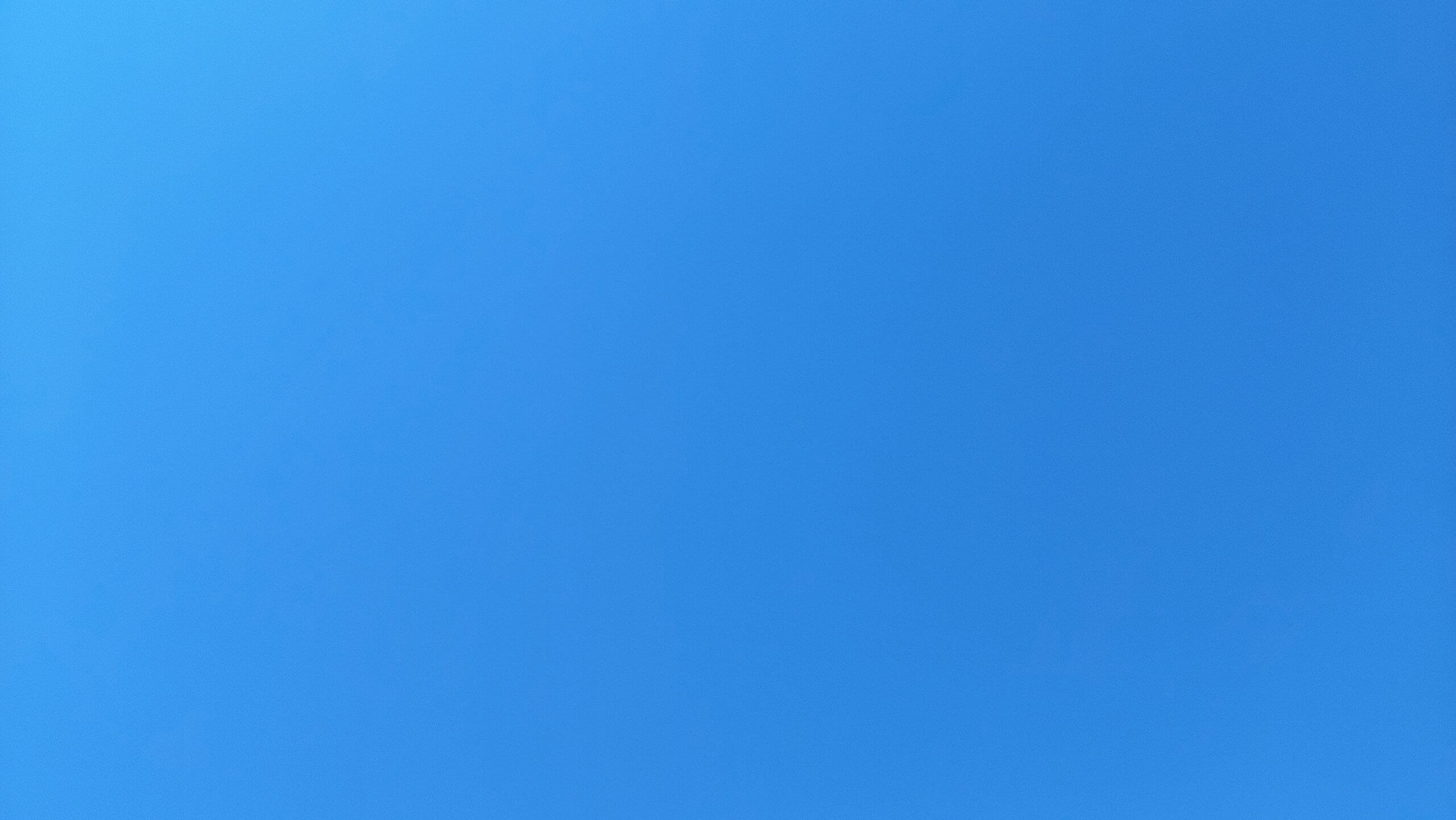 雲ひとつない青空